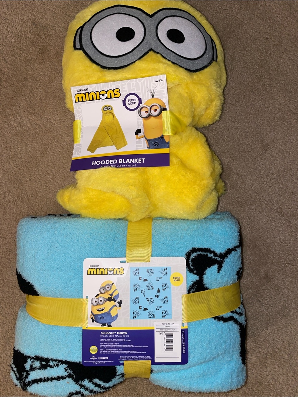 Minions Kids Hooded Blanket & Throw Set - Yellow and Light Blue